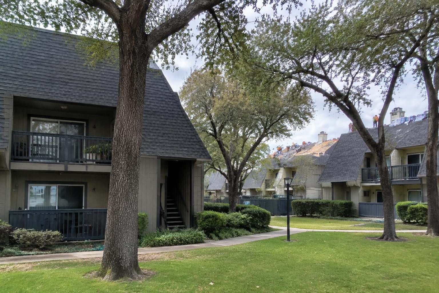 Multifamily architectural shingles roofing in Sacramento, California